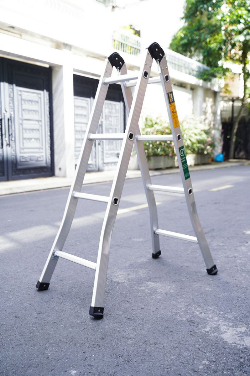 1.5m Thang nhôm chữ A hộp dày 1.5mm BooDoor D15 2 WNP00208